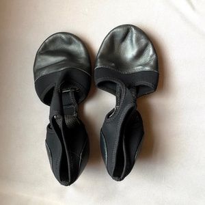 Black jazz shoes